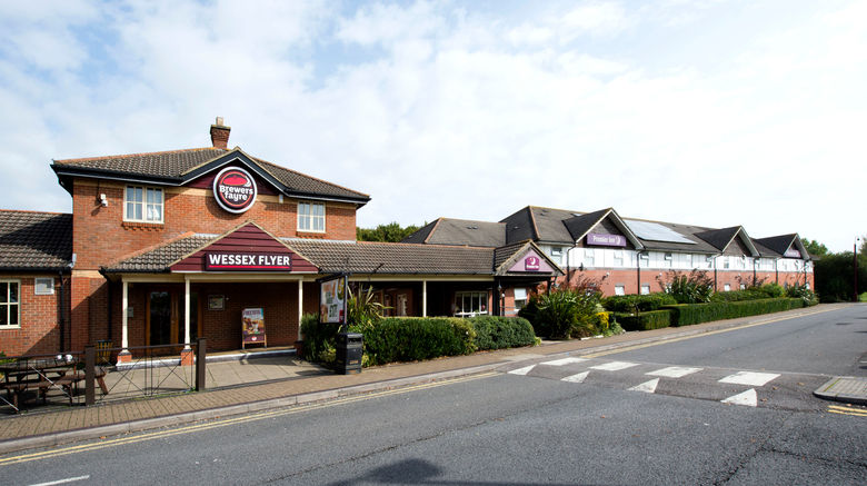 <b>Premier Inn Bristol South Exterior</b>. Images powered by <a href="https://www.leonardoworldwide.com/" title="Leonardo Worldwide" target="_blank">Leonardo</a>.