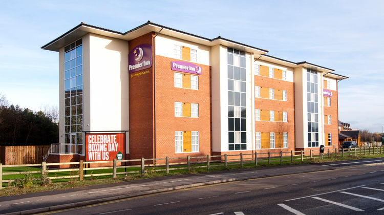 Premier Inn Burton On Trent Central Exterior