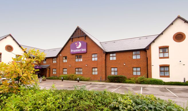 Premier Inn Chester Central (South East) Exterior