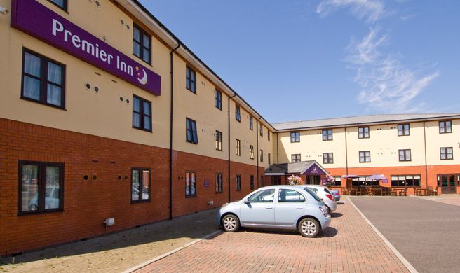 Premier Inn Chichester Exterior