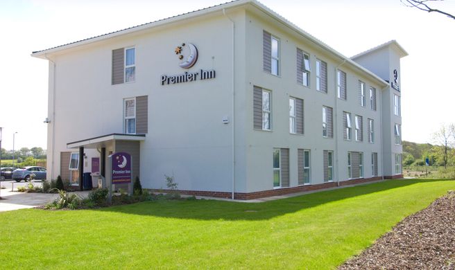 Premier Inn Corby Exterior