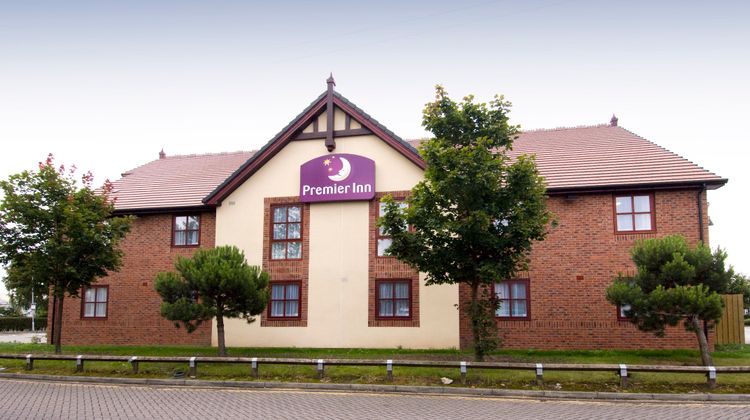 Premier Inn Crewe Central Exterior