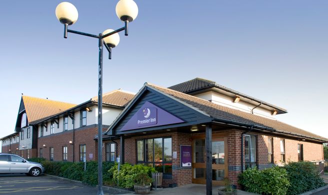 Premier Inn Clacton-On-Sea Exterior