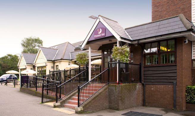 Premier Inn Epsom South Exterior