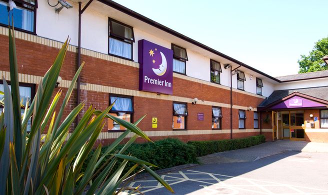 Premier Inn Fareham Exterior