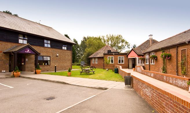 Premier Inn Farnborough Exterior