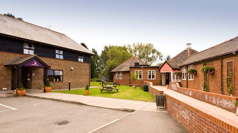 <b>Premier Inn Farnborough Exterior</b>. Images powered by <a href="https://www.leonardoworldwide.com/" title="Leonardo Worldwide" target="_blank">Leonardo</a>.