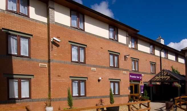 Premier Inn Gillingham Business Park Exterior