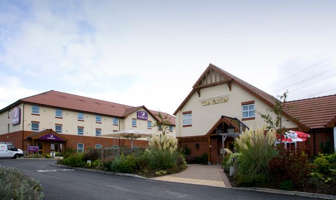 Premier Inn Grantham Exterior