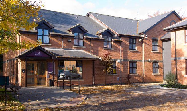 Premier Inn Gravesend Central Exterior
