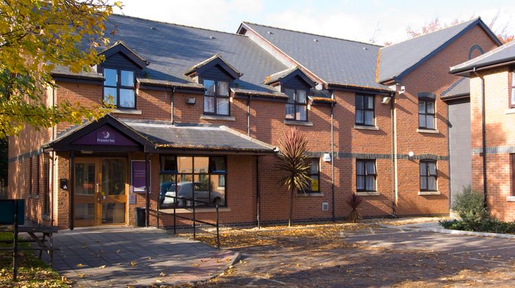 Premier Inn Gravesend Central Exterior