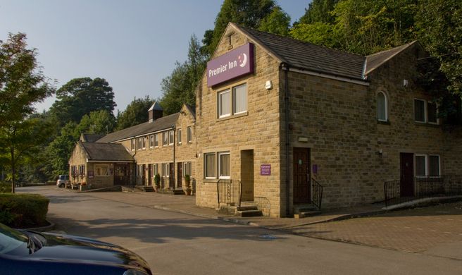 Premier Inn Halifax South (A629) Exterior