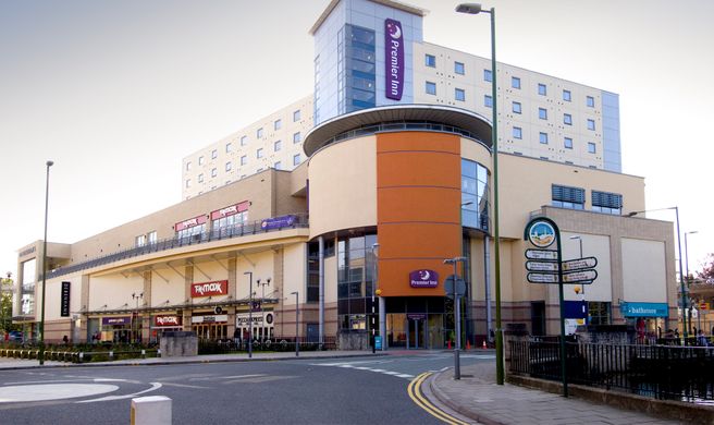 Premier Inn Hemel Hempstead Central Exterior