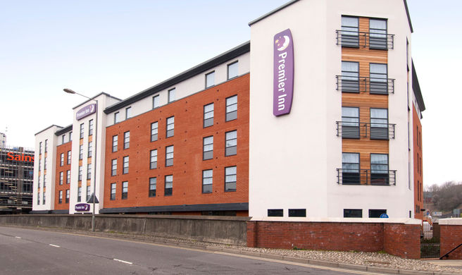 Premier Inn High Wycombe Central Exterior