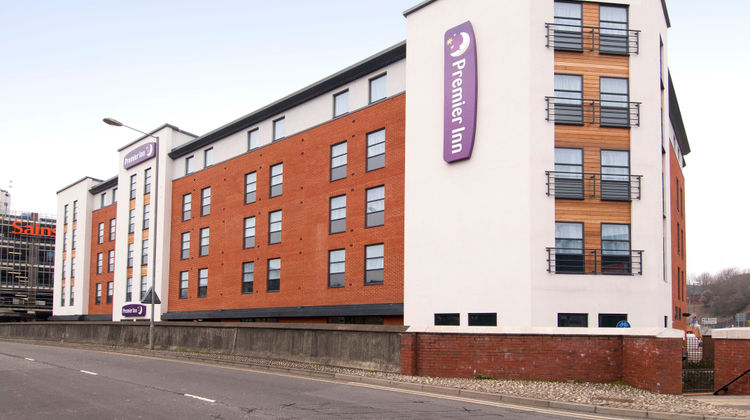 Premier Inn High Wycombe Central Exterior