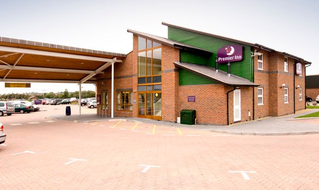 Premier Inn Hinckley Exterior