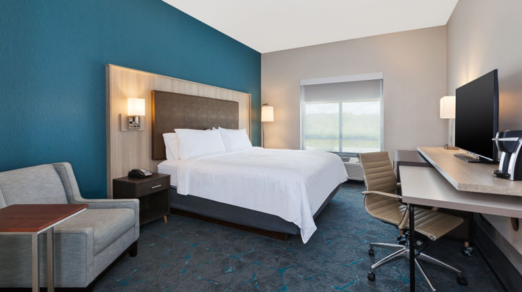 Holiday Inn Cookeville Room