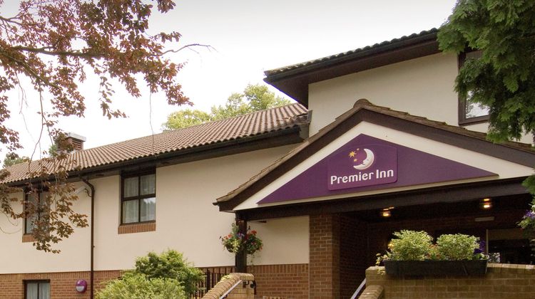 Premier Inn Kings Langley Exterior
