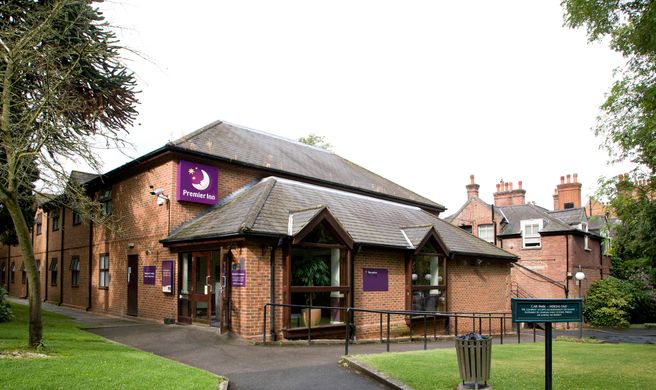 Premier Inn London Croydon South (A212) Exterior