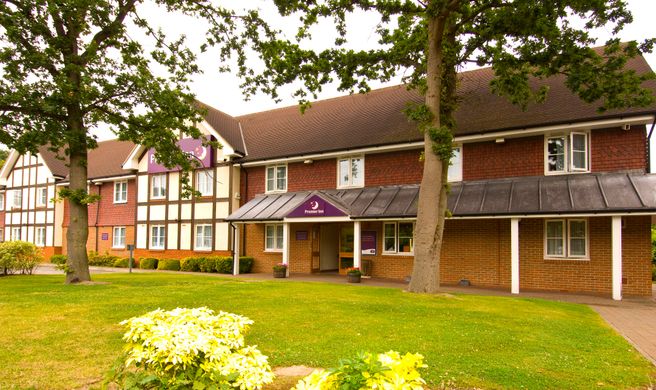 Premier Inn London Gatwick Airport East Exterior