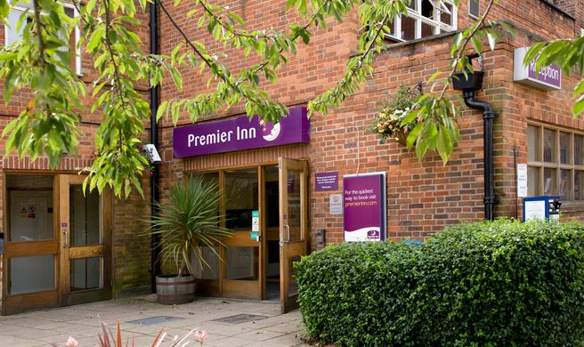 Premier Inn London Harrow Exterior