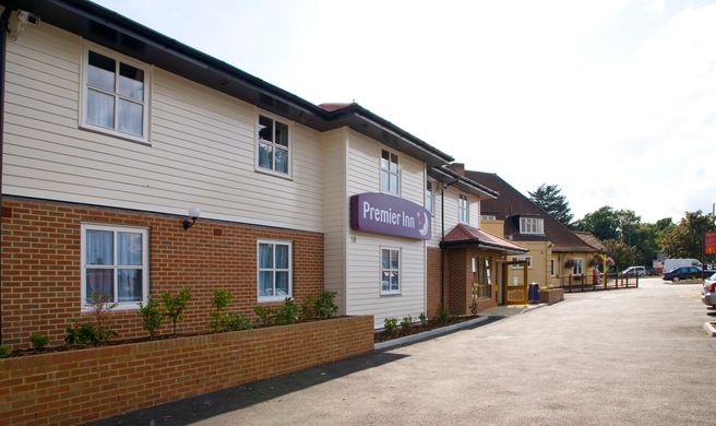 Premier Inn London Twickenham East Exterior