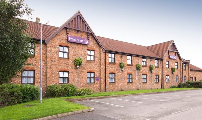 Premier Inn Manchester (Denton) Exterior
