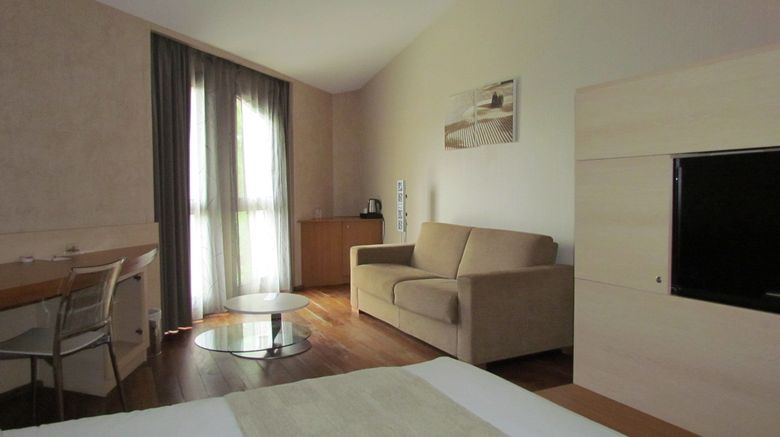 <b>Hotel L'Hotan Room</b>. Images powered by <a href="https://www.leonardoworldwide.com/" title="Leonardo Worldwide" target="_blank">Leonardo</a>.