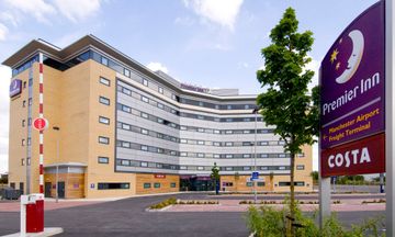 Premier Inn Manchester Airport North