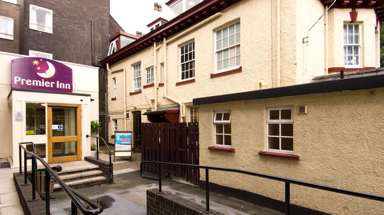 Premier Inn Manchester Altrincham Exterior