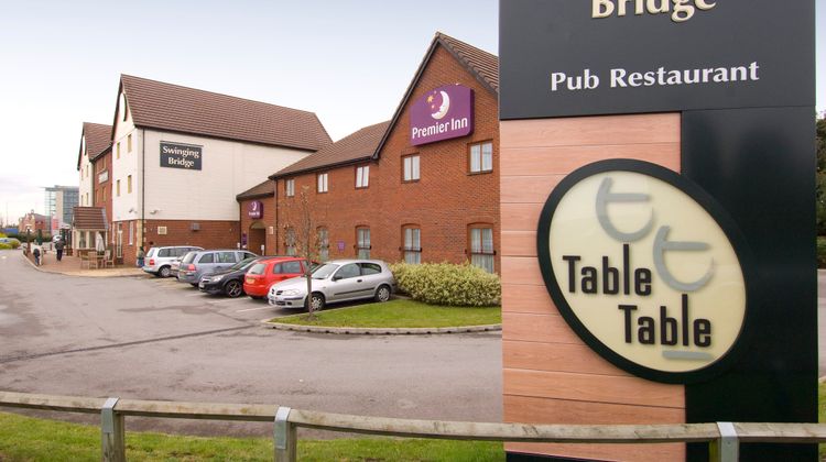 Premier Inn Manchester Trafford Centre N Exterior