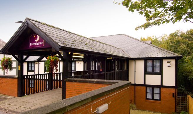 Premier Inn Manchester (Swinton) Exterior