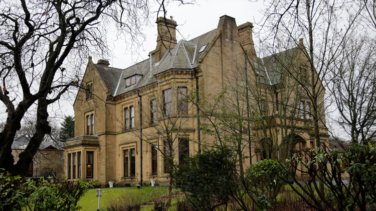 The Oaks Exterior