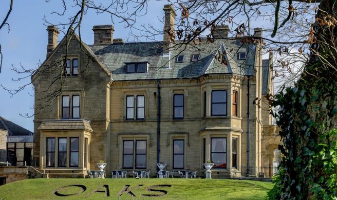 The Oaks Exterior
