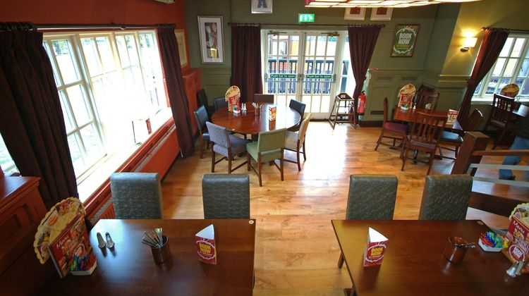 Premier Inn Nottingham South Lobby