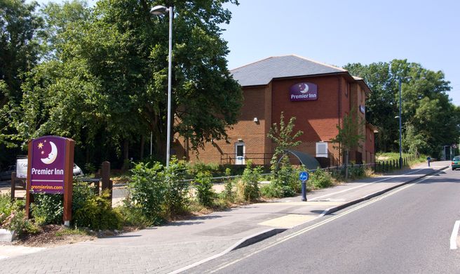 Premier Inn Portsmouth (Horndean) Exterior