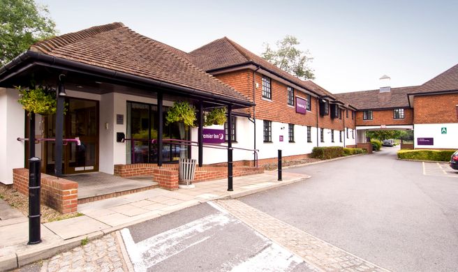 Premier Inn Redhill Reigate Exterior