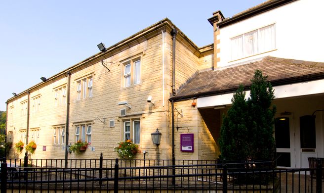 Premier Inn Stroud Exterior