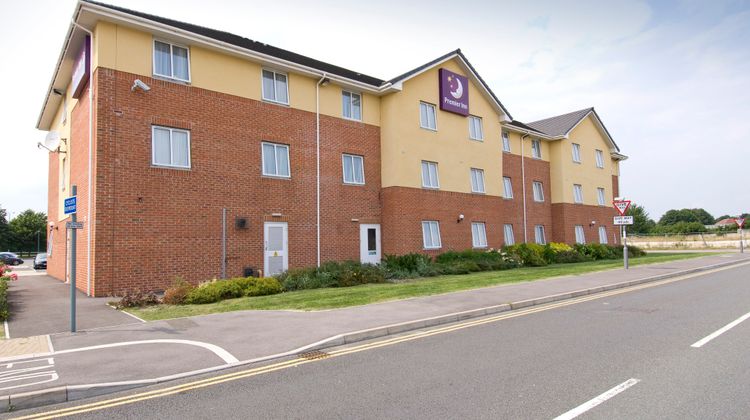 Premier Inn Swindon Central Exterior