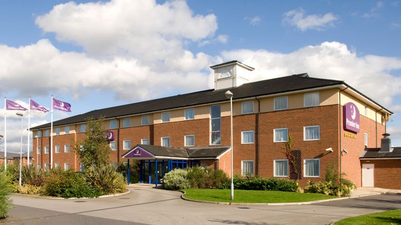Premier Inn Wakefield South (M1, Jct 39) Exterior. Images powered by <a href="https://www.leonardoworldwide.com" target="_blank" rel="noopener">Leonardo</a>.