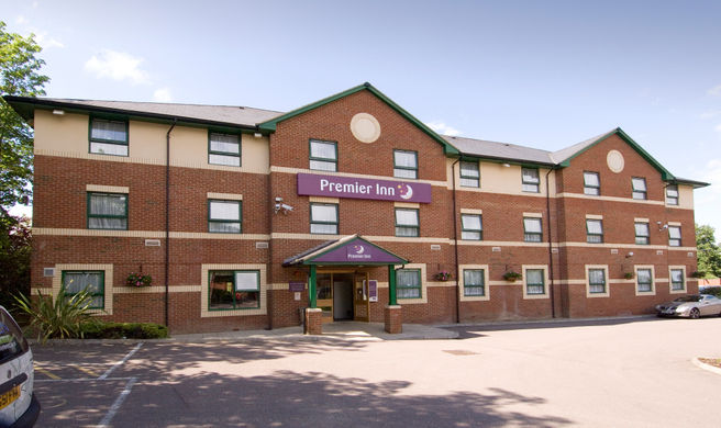 Premier Inn Watford North Exterior