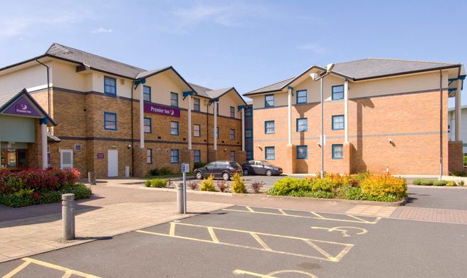 Premier Inn Wolverhampton North Exterior
