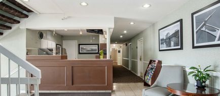 Sandman Inn Kamloops Lobby