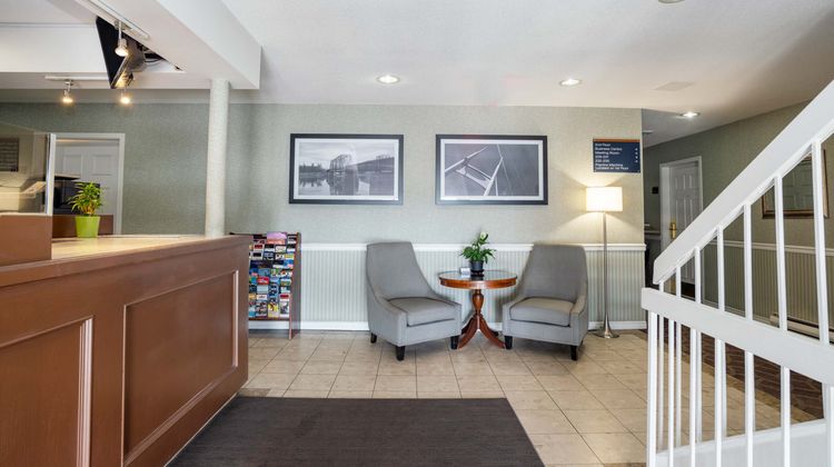 Sandman Inn Kamloops Lobby