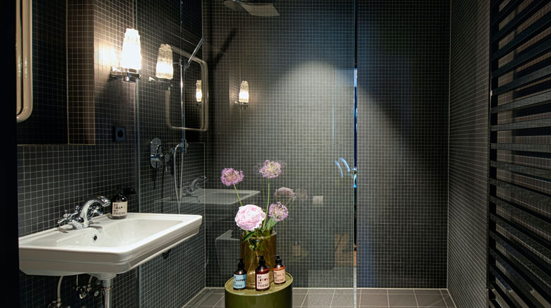 <b>Cora Apartments Room</b>. Images powered by <a href="https://www.leonardoworldwide.com/" title="Leonardo Worldwide" target="_blank">Leonardo</a>.