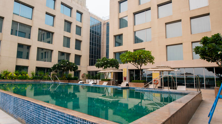 Holiday Inn New Delhi Int'l Airport Pool