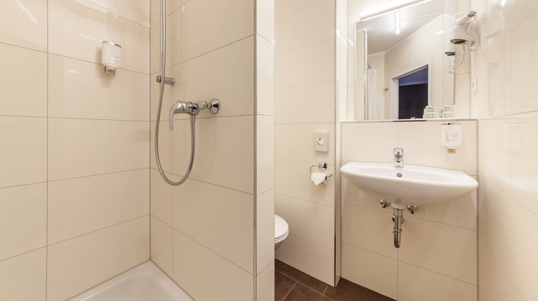 <b>Novum Norddeutscher Hof Hotel Room</b>. Images powered by <a href="https://www.leonardoworldwide.com/" title="Leonardo Worldwide" target="_blank">Leonardo</a>.