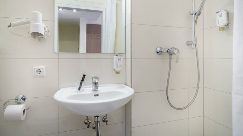 <b>Novum Norddeutscher Hof Hotel Room</b>. Images powered by <a href="https://www.leonardoworldwide.com/" title="Leonardo Worldwide" target="_blank">Leonardo</a>.