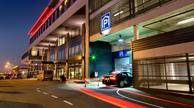 Wings Hotel Rotterdam Exterior