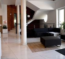 Hotel Falcon Lobby
